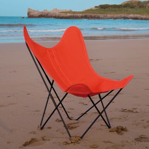 エアボーンの赤い椅子